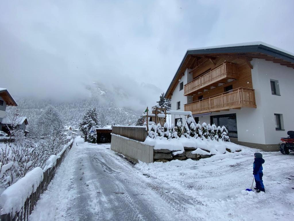 プフンツHaus Schloeglアパートメント エクステリア 写真